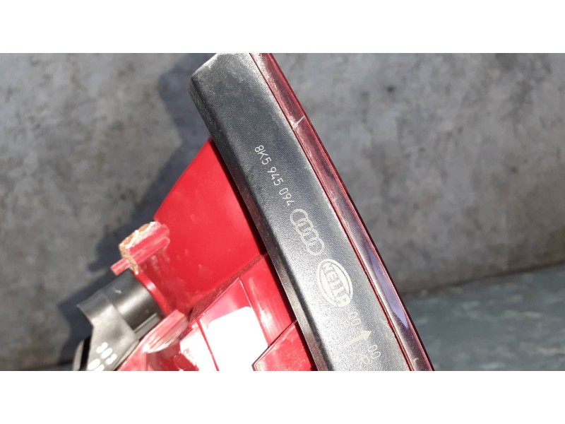 Recambio de piloto trasero derecho interior para audi a4 ber. (b8) básico referencia OEM IAM 8K5945094  