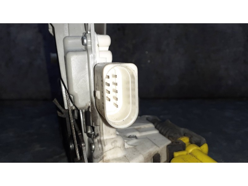 Recambio de cerradura puerta delantera izquierda para audi a4 ber. (b8) básico referencia OEM IAM 8J1837015A  9 PINES