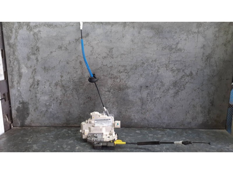 Recambio de cerradura puerta delantera derecha para audi a4 ber. (b8) básico referencia OEM IAM 8J1837016A  7 PINES