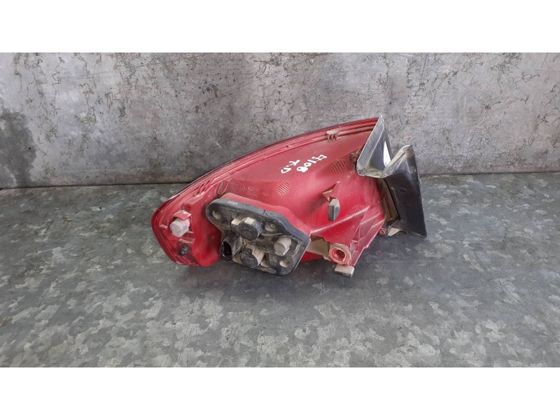 Recambio de piloto trasero derecho para audi a4 ber. (b8) básico referencia OEM IAM 8K5945096D  