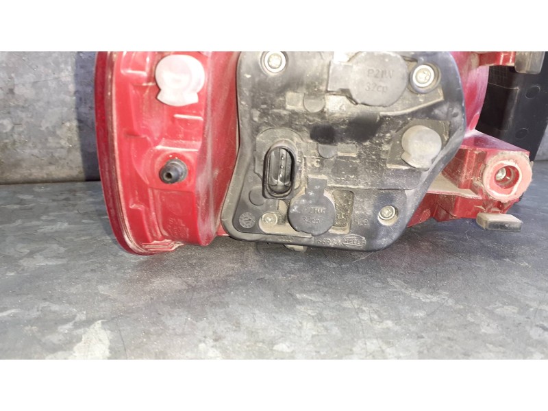 Recambio de piloto trasero derecho para audi a4 ber. (b8) básico referencia OEM IAM 8K5945096D  