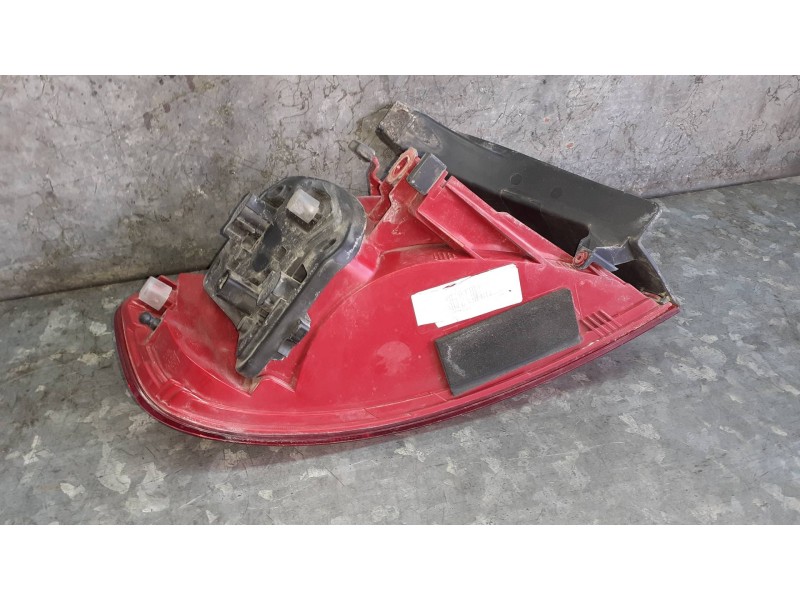 Recambio de piloto trasero derecho para audi a4 ber. (b8) básico referencia OEM IAM 8K5945096D  