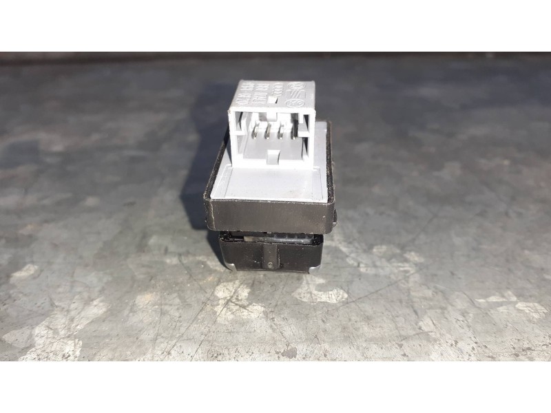 Recambio de mando elevalunas trasero derecho para audi a4 berlina (8w2) referencia OEM IAM 8K0959855B  