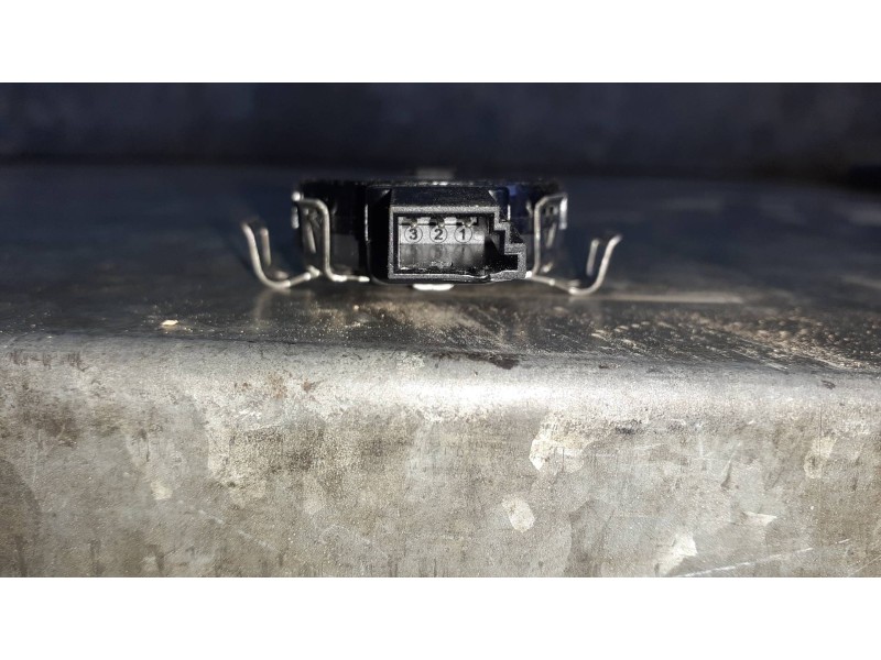 Recambio de sensor para audi a4 berlina (8w2) referencia OEM IAM 8U0955559C  3 PINES