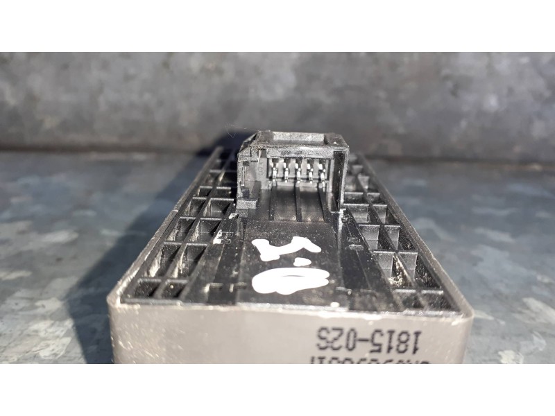 Recambio de mando elevalunas delantero izquierdo para audi a4 berlina (8w2) referencia OEM IAM 8K0959851F  