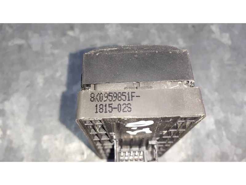 Recambio de mando elevalunas delantero izquierdo para audi a4 berlina (8w2) referencia OEM IAM 8K0959851F  