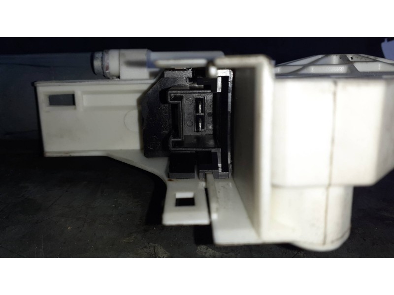 Recambio de motor elevalunas delantero izquierdo para audi a4 berlina (8w2) referencia OEM IAM 8K0959801A  