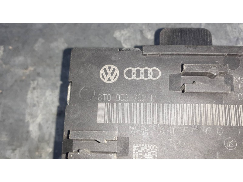 Recambio de modulo confort para audi a4 berlina (8w2) referencia OEM IAM 8T0959792P  DELANTERO DERECHO