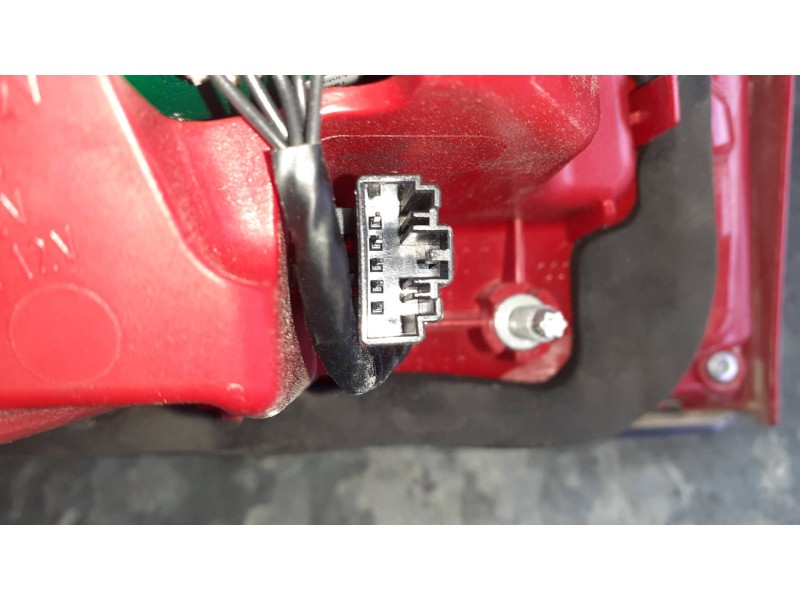 Recambio de piloto trasero izquierdo interior para audi a4 berlina (8w2) referencia OEM IAM 8K5945093AC  