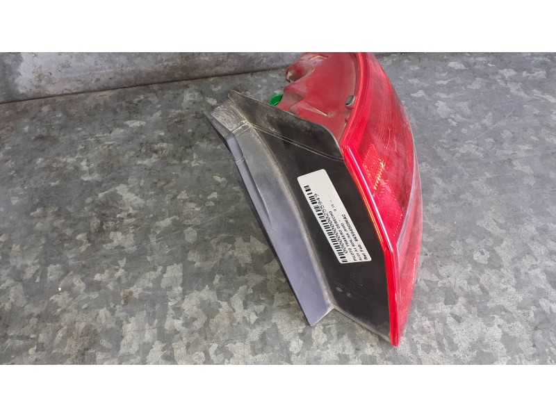 Recambio de piloto trasero derecho para audi a4 berlina (8w2) referencia OEM IAM 8K5945096AC  