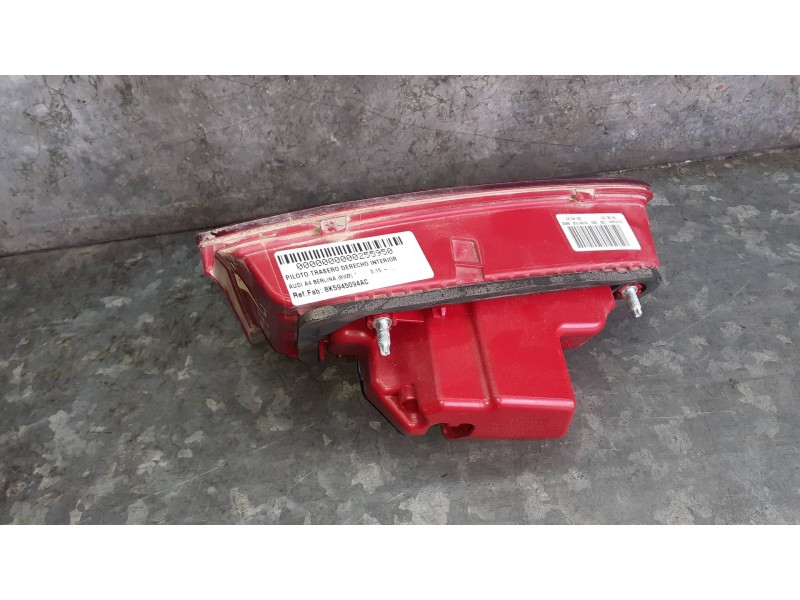 Recambio de piloto trasero derecho interior para audi a4 berlina (8w2) referencia OEM IAM 8K5945094AC  