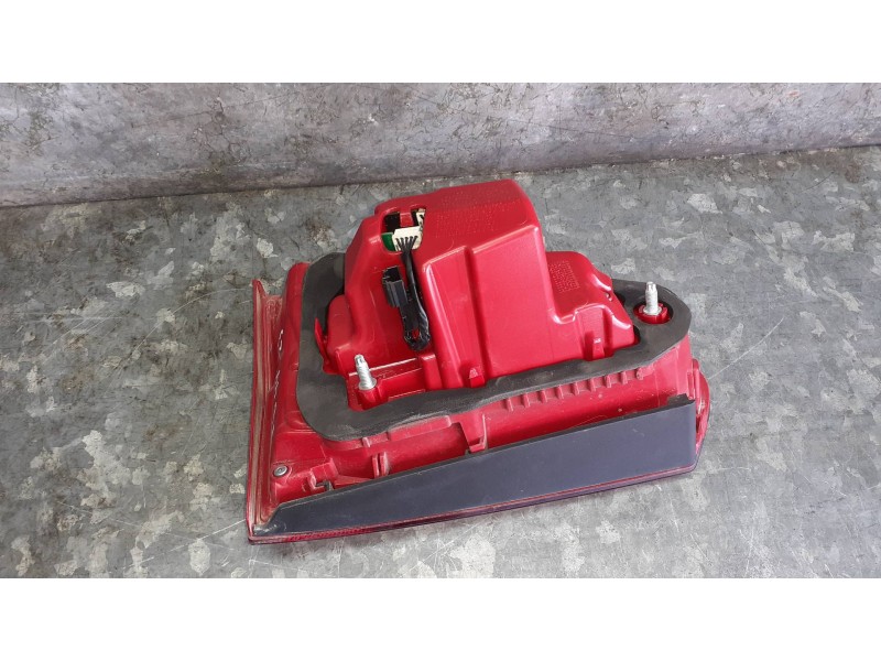 Recambio de piloto trasero derecho interior para audi a4 berlina (8w2) referencia OEM IAM 8K5945094AC  