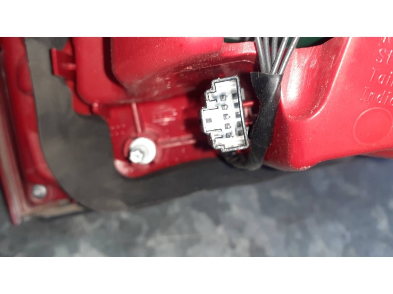 Recambio de piloto trasero derecho interior para audi a4 berlina (8w2) referencia OEM IAM 8K5945094AC  