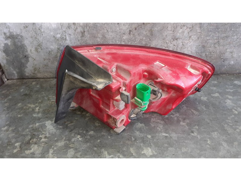 Recambio de piloto trasero izquierdo para audi a4 berlina (8w2) referencia OEM IAM 8K5945095AC  