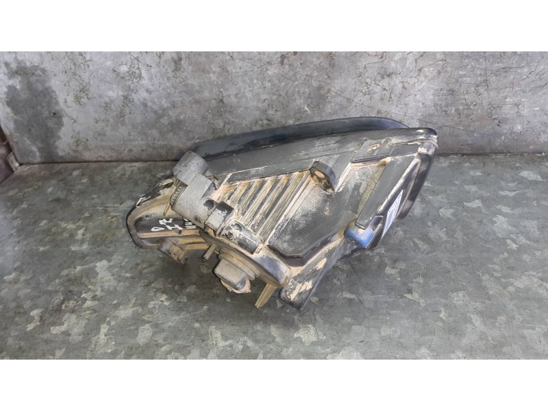 Recambio de faro antiniebla izquierdo para audi a4 berlina (8w2) referencia OEM IAM 8K0941699C  