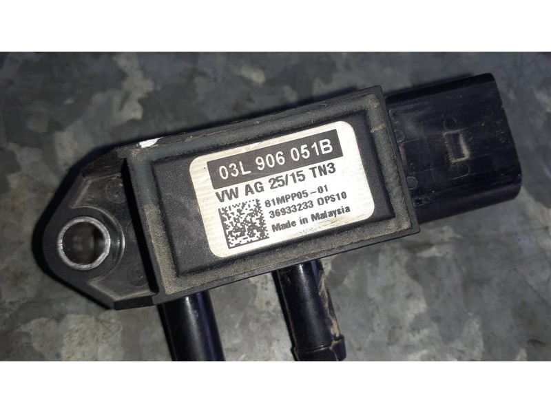 Recambio de sensor presion para audi a4 berlina (8w2) referencia OEM IAM 03L906051B  3 PINES