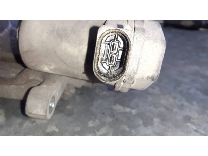 Recambio de pinza de freno trasera derecha para audi a4 berlina (8w2) referencia OEM IAM 32347485  2 PINES