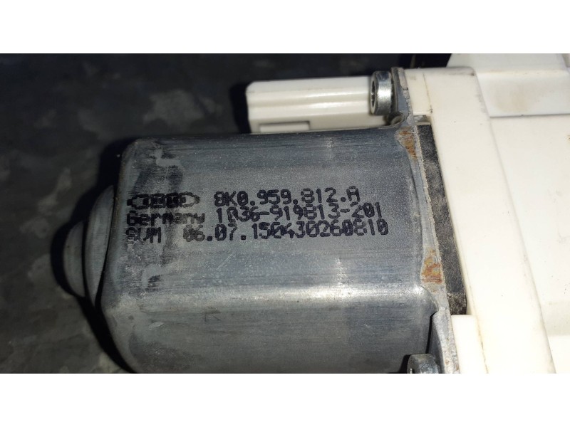 Recambio de motor elevalunas trasero derecho para audi a4 berlina (8w2) referencia OEM IAM 8K0959812A  