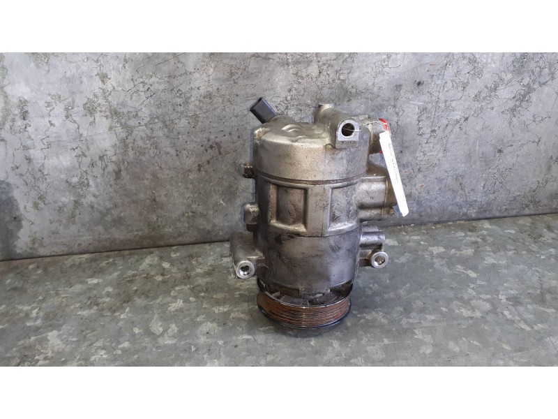 Recambio de compresor aire acondicionado para audi a4 ber. (b8) básico referencia OEM IAM 8FK351110921  