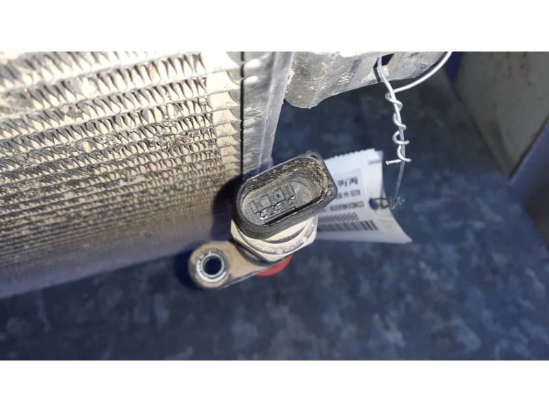 Recambio de condensador / radiador aire acondicionado para audi a4 berlina (8w2) referencia OEM IAM 8T0260401F  