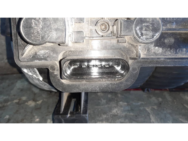 Recambio de piloto trasero derecho para volkswagen caddy ka/kb (2k) referencia OEM IAM 2K0945258A  