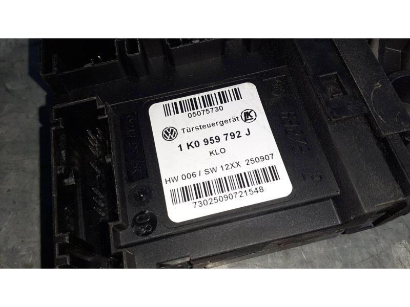 Recambio de motor elevalunas delantero derecho para volkswagen caddy ka/kb (2k) referencia OEM IAM 1K0959792J  1T0959702D