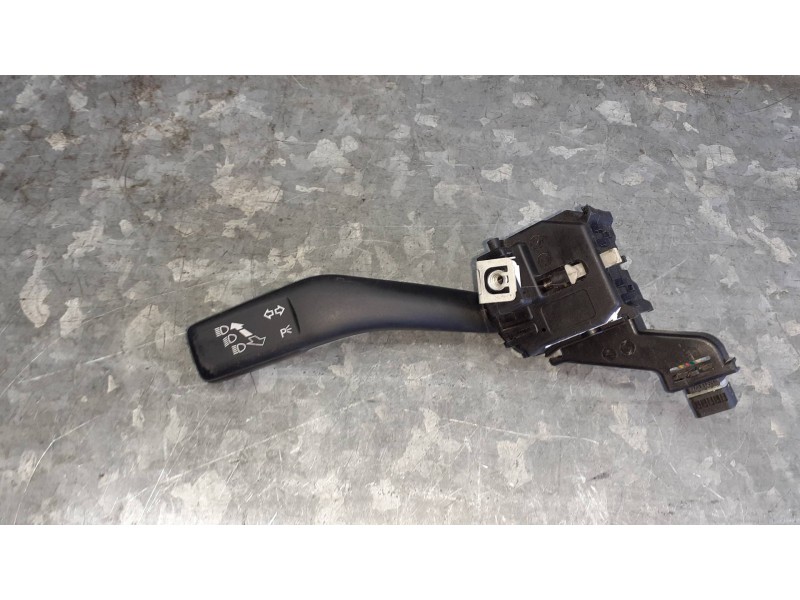Recambio de mando intermitentes para volkswagen caddy ka/kb (2k) referencia OEM IAM 1K0953513E  