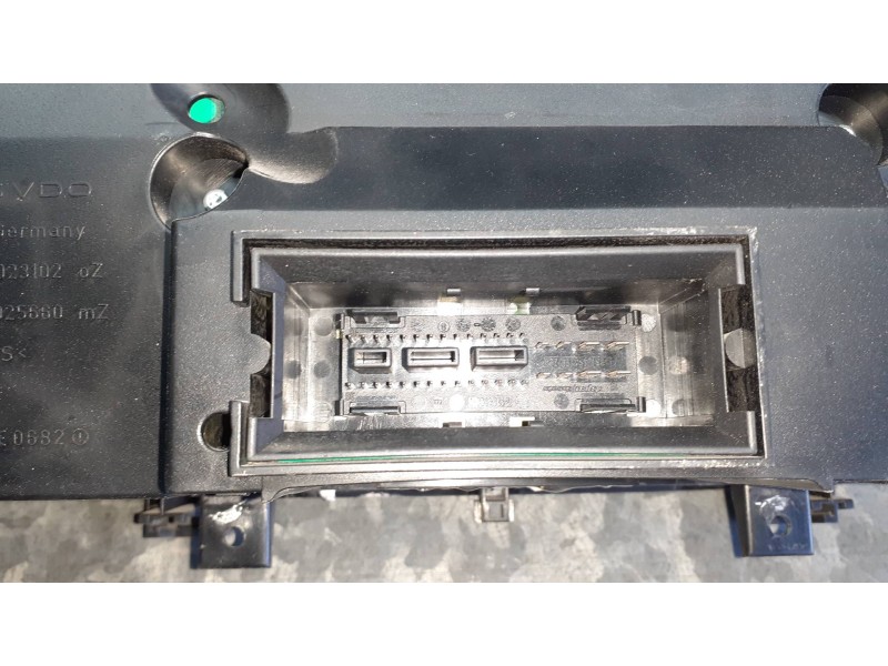 Recambio de cuadro instrumentos para volkswagen caddy ka/kb (2k) referencia OEM IAM 1T0920864A  