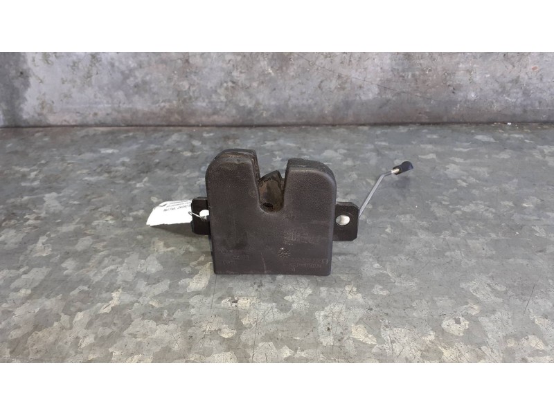 Recambio de cerradura maletero / porton para volkswagen caddy ka/kb (2k) referencia OEM IAM 2K0827505E  3 PINES