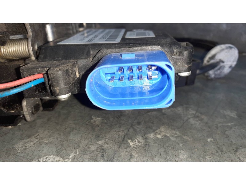 Recambio de cerradura puerta delantera derecha para volkswagen caddy ka/kb (2k) referencia OEM IAM 3D1837016AC  9 PINES