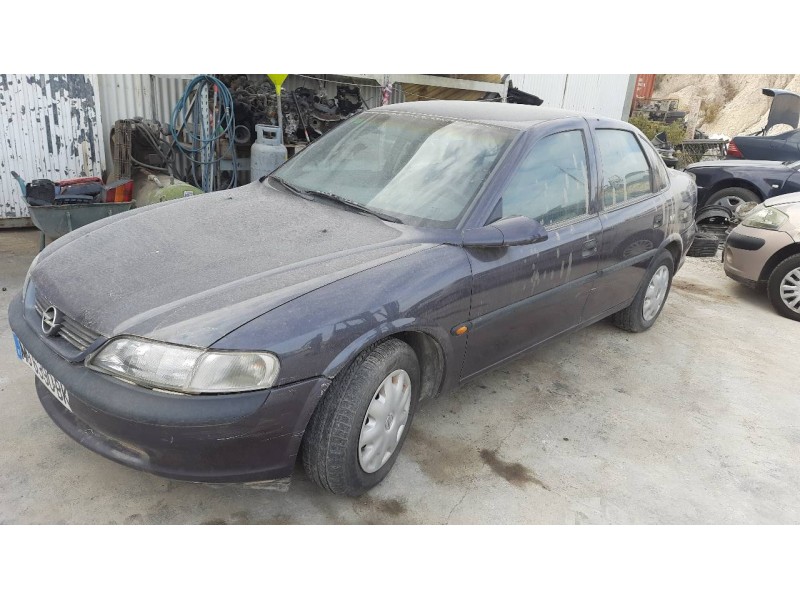 opel vectra b berlina del año 1996