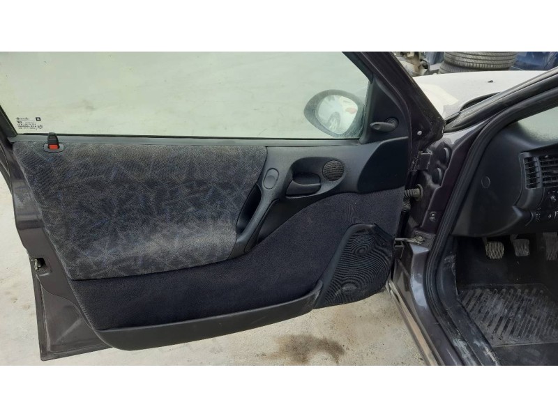 opel vectra b berlina del año 1996