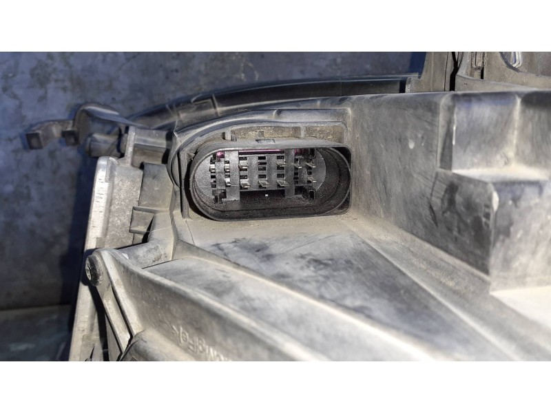 Recambio de faro derecho para audi a4 ber. (b8) básico referencia OEM IAM 8K0941004G  XENON