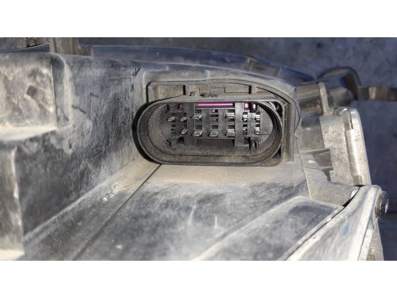 Recambio de faro izquierdo para audi a4 ber. (b8) básico referencia OEM IAM 8K0941003G  XENON
