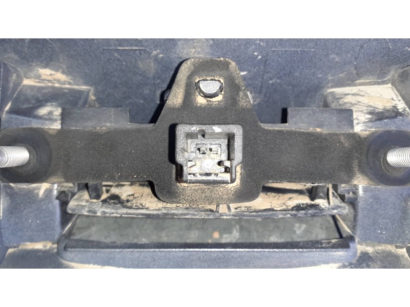 Recambio de maneta exterior porton para peugeot rifter referencia OEM IAM 9826157977  MOLDURA PORTON