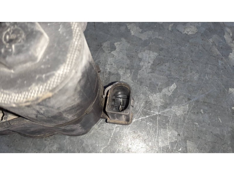 Recambio de pinza de freno trasera derecha para peugeot rifter referencia OEM IAM AE777007 2 PINES 9819059480