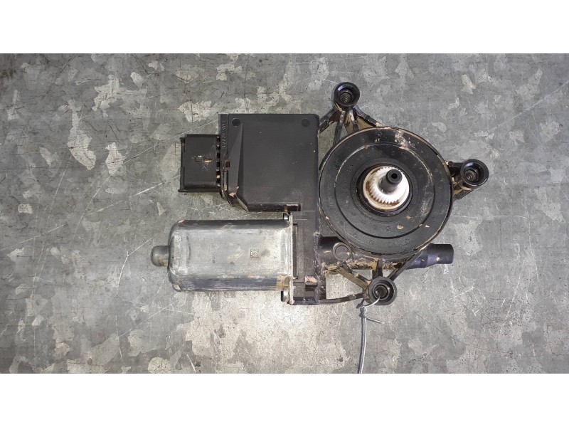 Recambio de motor elevalunas trasero izquierdo para peugeot rifter referencia OEM IAM 9840175480 0130824429 9837823280