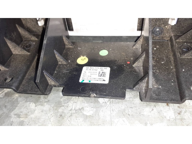 Recambio de pantalla multifuncion para peugeot rifter referencia OEM IAM 98345773ZD  