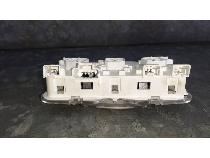 Recambio de luz interior para peugeot rifter referencia OEM IAM 96887290BJ01  