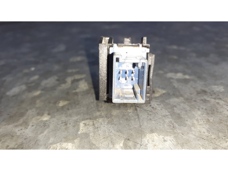 Recambio de interruptor para peugeot rifter referencia OEM IAM 98177358ZD  6 PINES