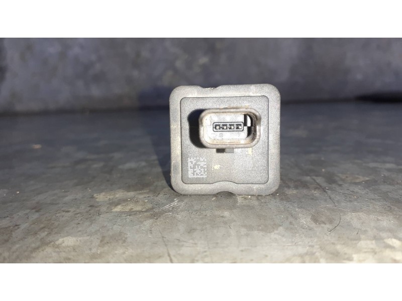 Recambio de camara vision trasera para peugeot rifter referencia OEM IAM 9809301080  4 PINES