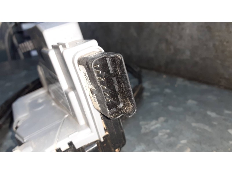 Recambio de cerradura puerta trasera derecha para peugeot rifter referencia OEM IAM 16943408  
