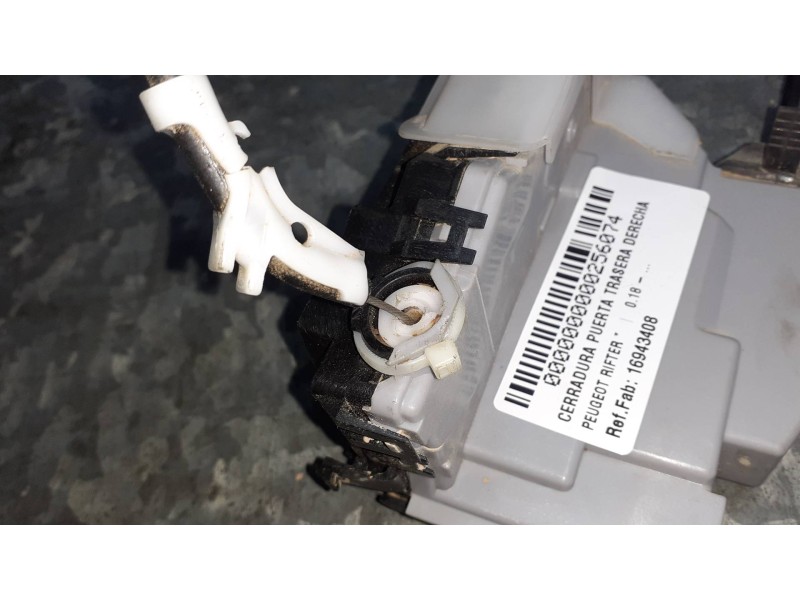Recambio de cerradura puerta trasera derecha para peugeot rifter referencia OEM IAM 16943408  