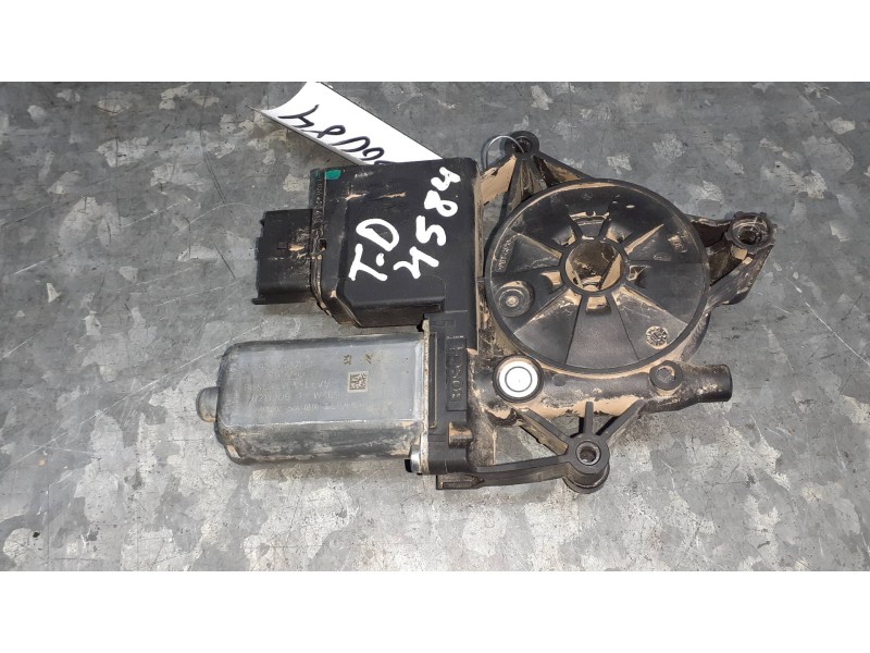 Recambio de motor elevalunas trasero derecho para peugeot rifter referencia OEM IAM 9837832180  6 PINES