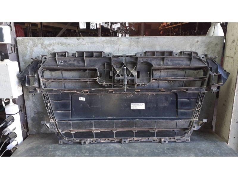Recambio de rejilla delantera para audi a4 berlina (8w2) referencia OEM IAM 8K0853651E  8K0807233G