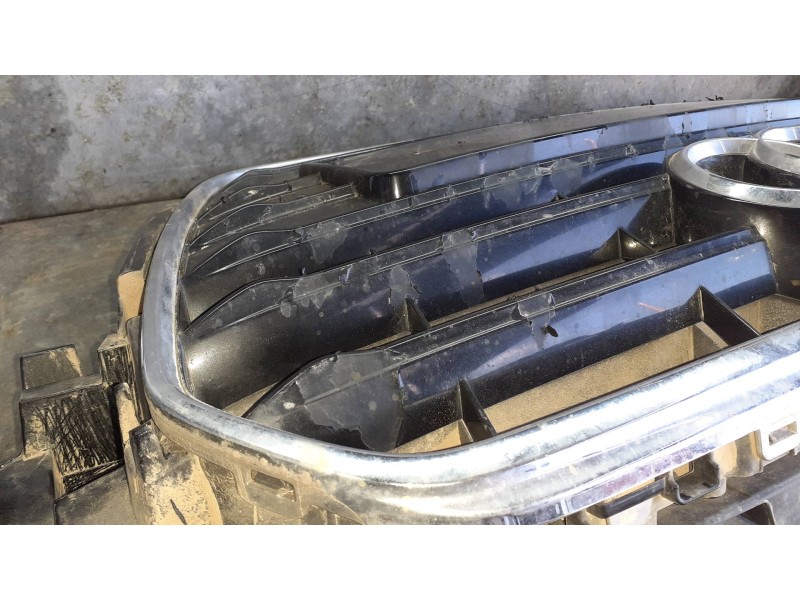 Recambio de rejilla delantera para audi a4 berlina (8w2) referencia OEM IAM 8K0853651E  8K0807233G