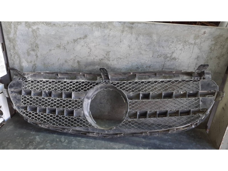 Recambio de rejilla delantera para mercedes-benz clase e (w212) lim. referencia OEM IAM A21288520822  