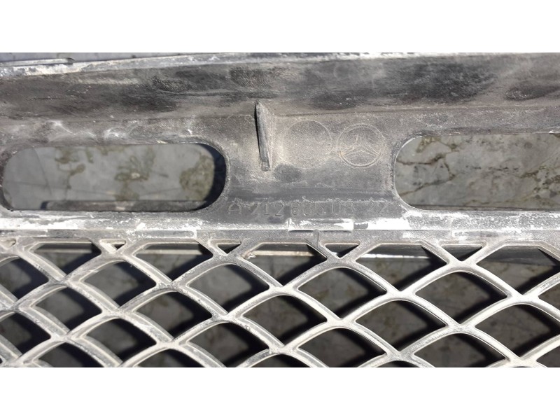 Recambio de rejilla delantera para mercedes-benz clase e (w212) lim. referencia OEM IAM A21288520822  