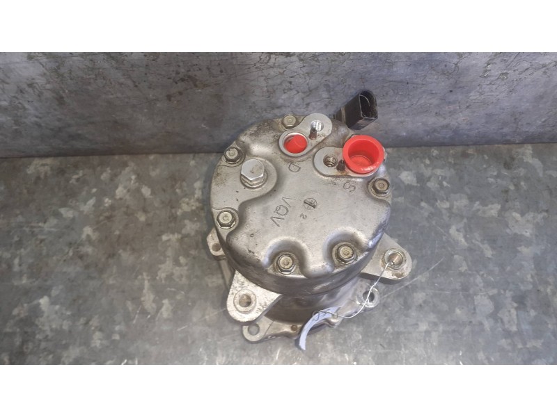 Recambio de compresor aire acondicionado para volkswagen caddy ka/kb (2k) referencia OEM IAM 7H0820803D  2 PINES