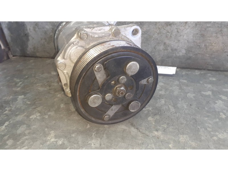 Recambio de compresor aire acondicionado para volkswagen caddy ka/kb (2k) referencia OEM IAM 7H0820803D  2 PINES